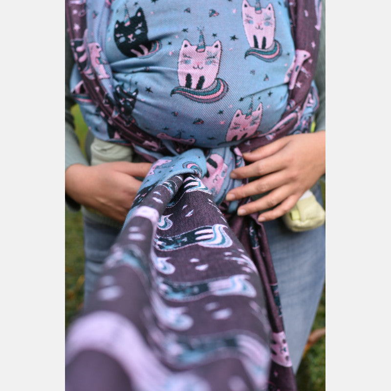 Yaro ringsjal - Kittycorn Trinity Black Red Blue White Wool Ring Sling - 75% bomull, 25% ull - Utförsäljning!