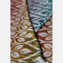 Ladda upp bild till gallerivisning, Yaro ringsjal - La Vita Trinity Caribbean Rainbow Tencel Linen Ring Sling - 65% bomull, 35% tencel, 5% linne
