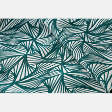 Laden Sie das Bild in den Galerie-Viewer, Yaro vävd sjal - Magnetic Contra Pine Natural Seacell - 85% bomull, 15% seacell
