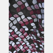 Ladda upp bild till gallerivisning, Yaro vävd sjal - Petals Duo Black Purple Hemp - 70% bomull, 30% hampa - Utförsäljning!

