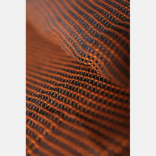 Laden Sie das Bild in den Galerie-Viewer, Yaro ringsjal - Waffles Black Bronze Ring Sling - 100% bomull
