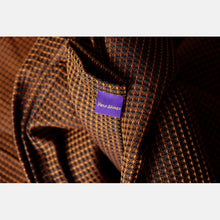 Laden Sie das Bild in den Galerie-Viewer, Yaro vävd sjal - Waffles Black Bronze - 100% bomull
